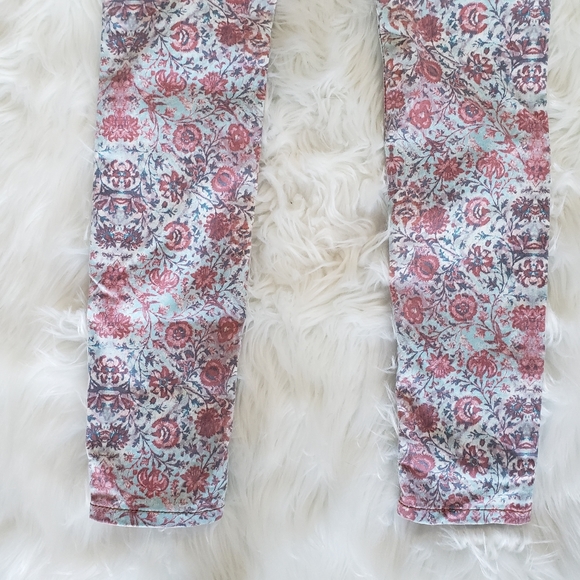 BDG Floral High Rise Cigarette Ankle Jeans - Picture 10 of 13